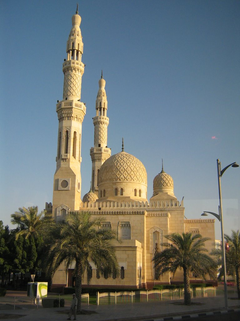 Grad Mosque Jumeirah by www.rentinginternati…