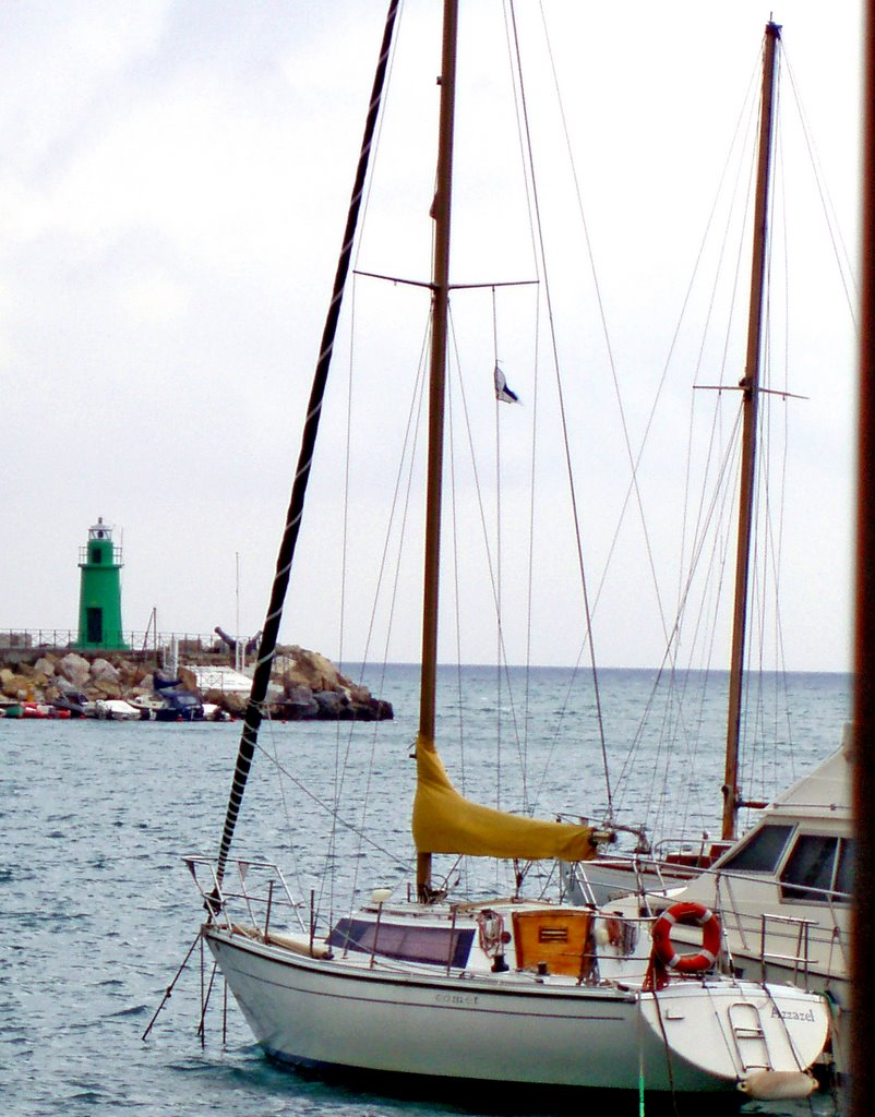 Porto Maurizio Il Faro Verde by esseil panoramio