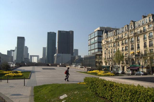 Avenue Charles de Gaulle - Neuilly by Alex Bouvet