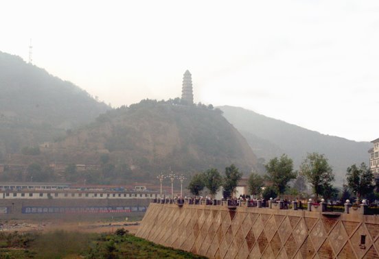 Pagoda Hill in Yanan by aloooha