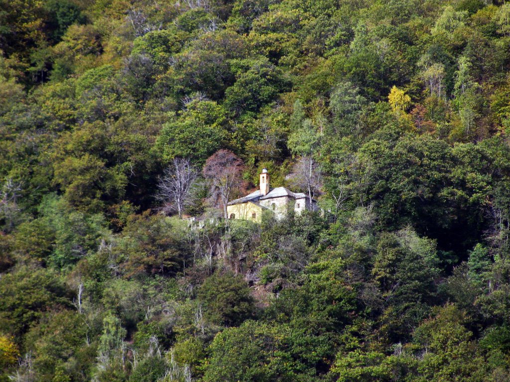 Chiesa del Fontegno, fra Omegna e le Quarne, 24 ottobre 2009, ore 11,10 by Marco Carnelli