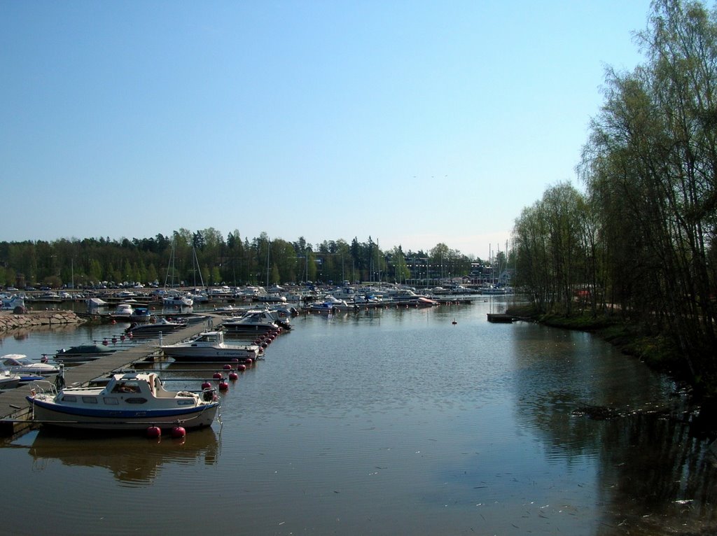 Boats at Haukilahti marina by Petteri Kantokari