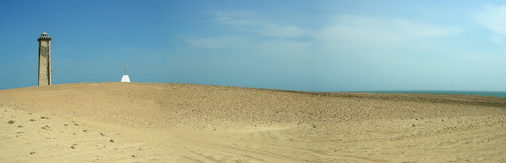 Cabo San Román - El Faro by carlo bianco