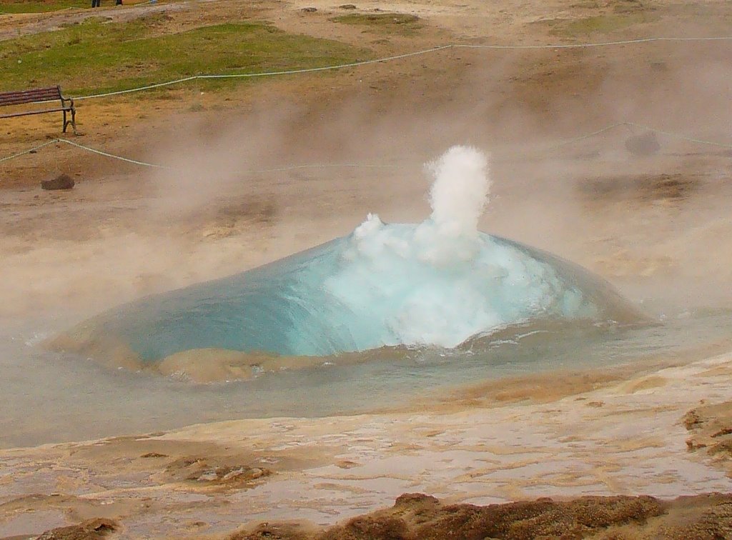 Geyser bubble by basso.ste