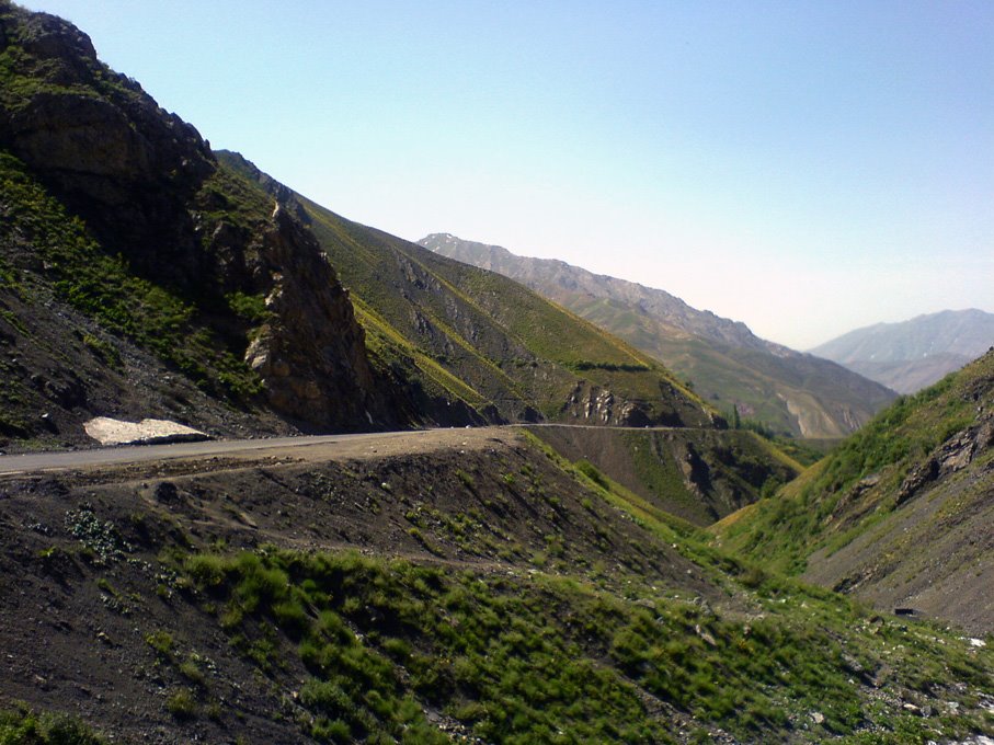 Shemshak - Dizin Road by Behrooz Rezvani