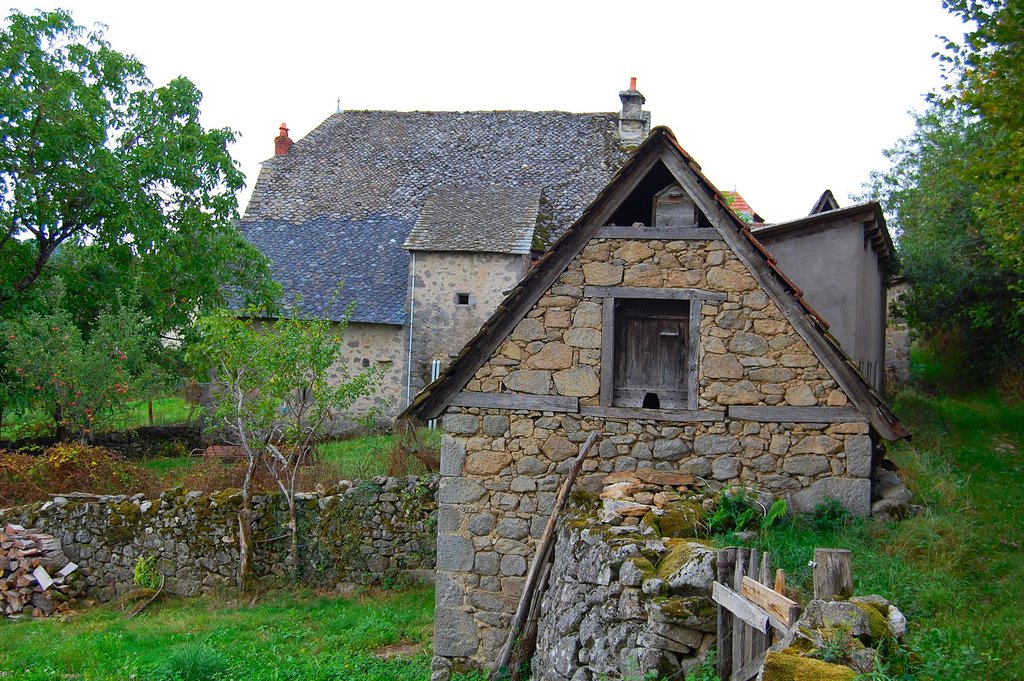 Hameau de Pressoires by Les Argonautes