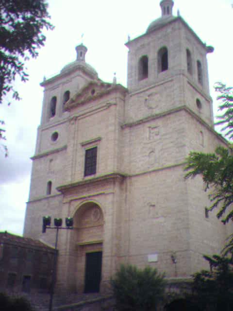 Iglesisa de Santa Maria (diurna) by Jose Antonio Cabero