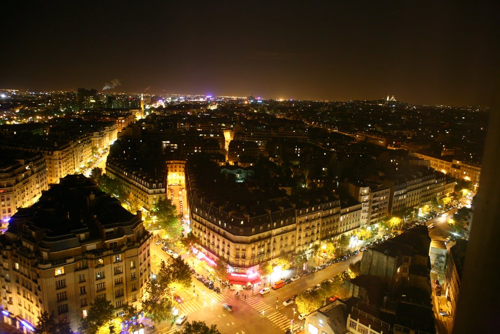 Night lights at "Porte des Ternes" by Héres