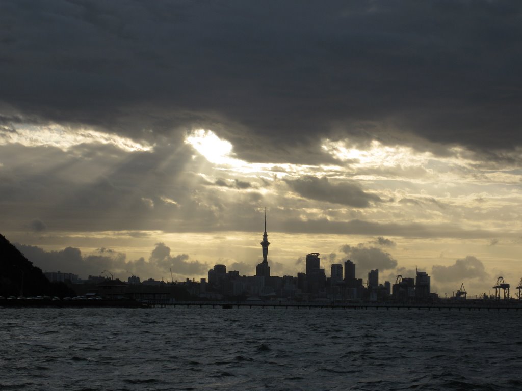 Auckland under the spotlight. by lindsay Hamilton