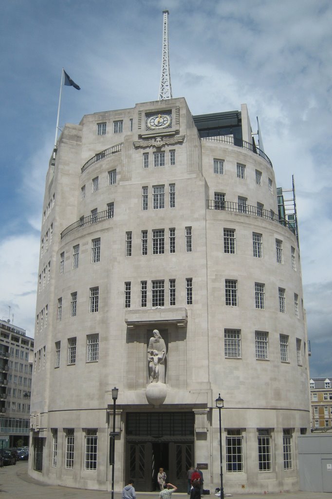 The BBC house (Broadcasting House), London by Philippe PONCHAUX