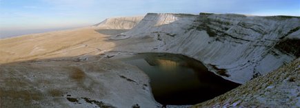 Llyn y Fan Fach by Bleddyn