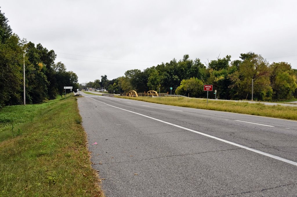 Looking west along the dual highway of Historic Route 66 near Chelsea, Oklahoma. by Fred Henstridge