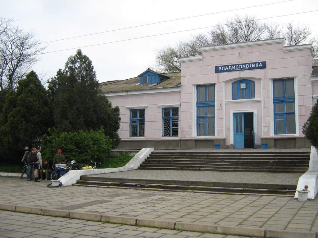 Railway station Vladyslavivka by myzko