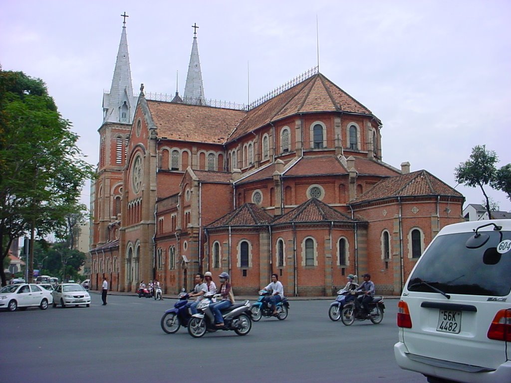 Sai Gon, Church Notre Dame by zweiratt