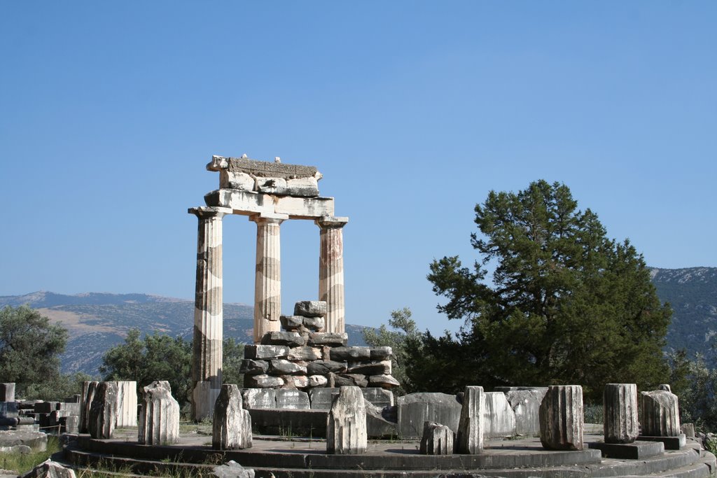 Delphi in Greece by Styve Reineck