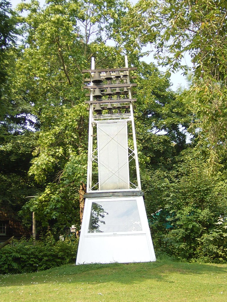 Kleiner Glockenturm im Redoutenpark by Stefan Erkens