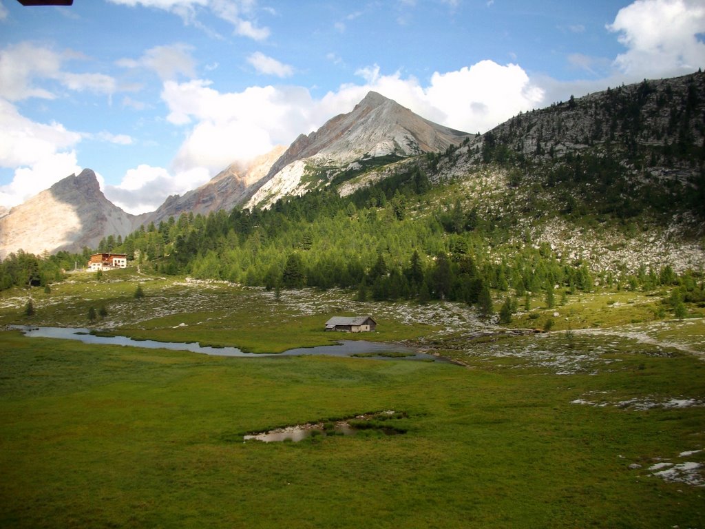 Blick aus der Lavarellahütte by holger mohaupt