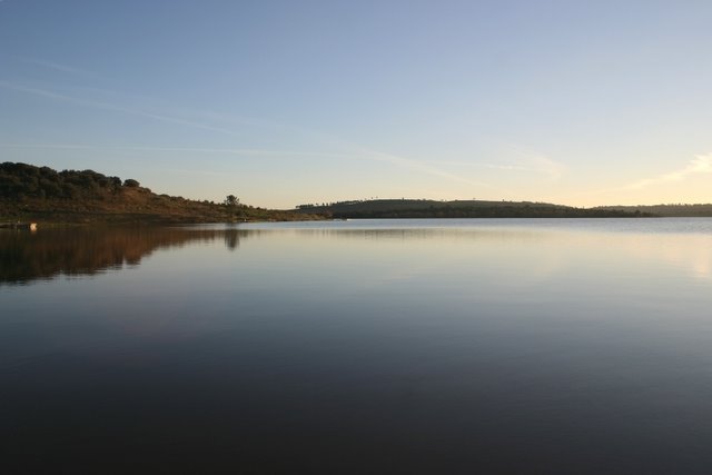 Barragem de Aguiar. ao pôr do sol. by neourb