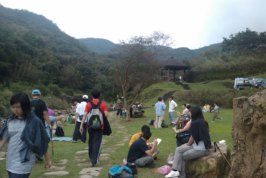 草嶺古道中途，Trail rest stop halfway by singhong