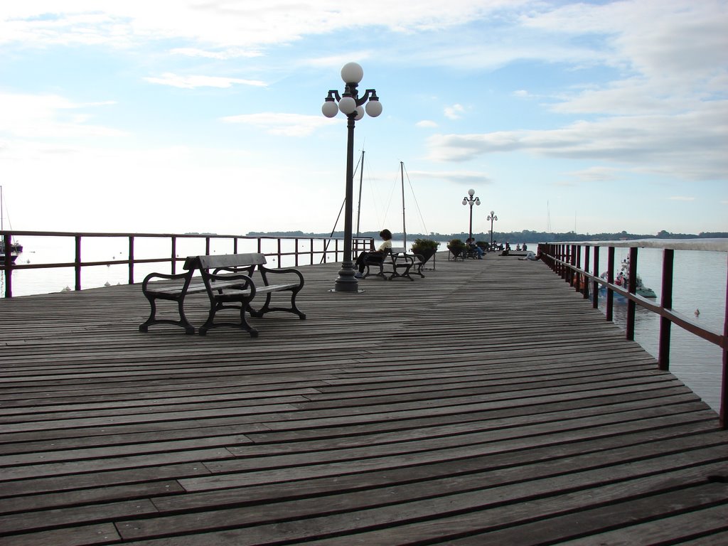 Vista del Muelle by Juan Sebastián Echeverry