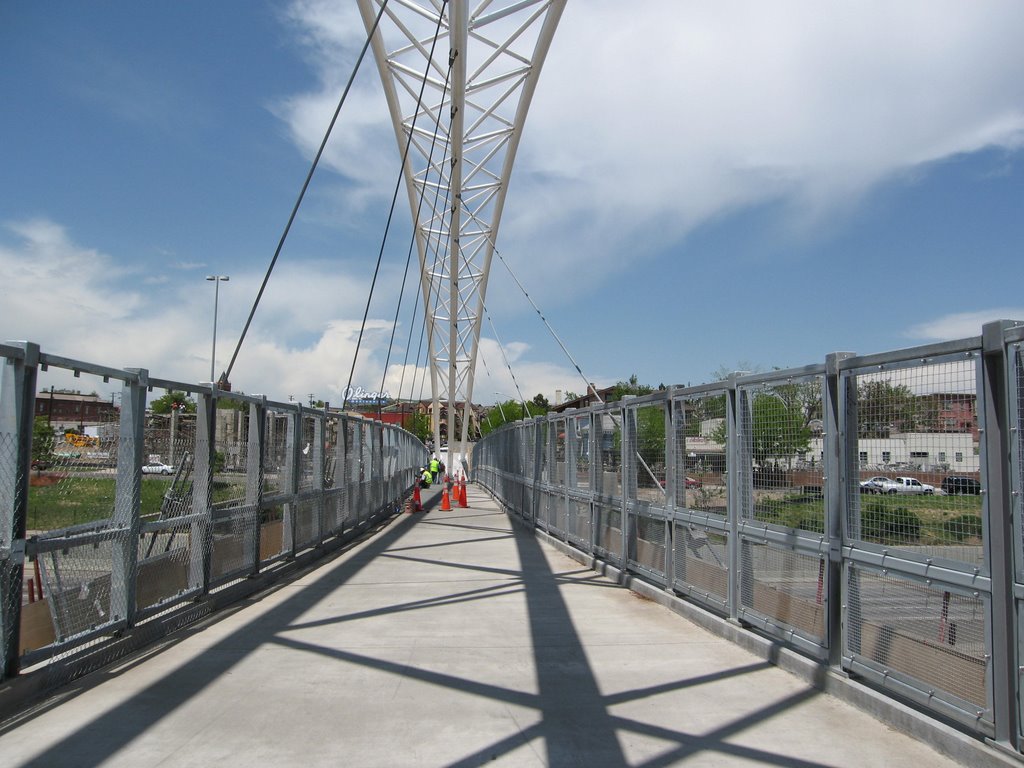 16th Street Pedestrian Bridge by mobyll