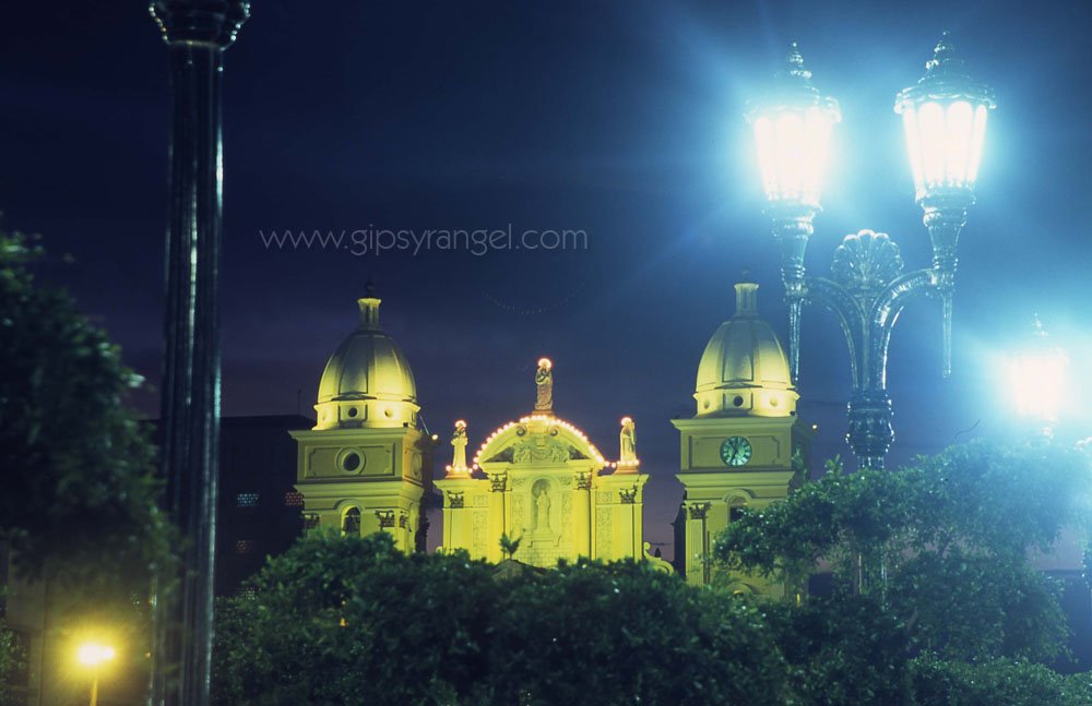 Basílica Nuestra Señora de Chiquinquirá. Maracaibo by Gipsy Rangel Salas