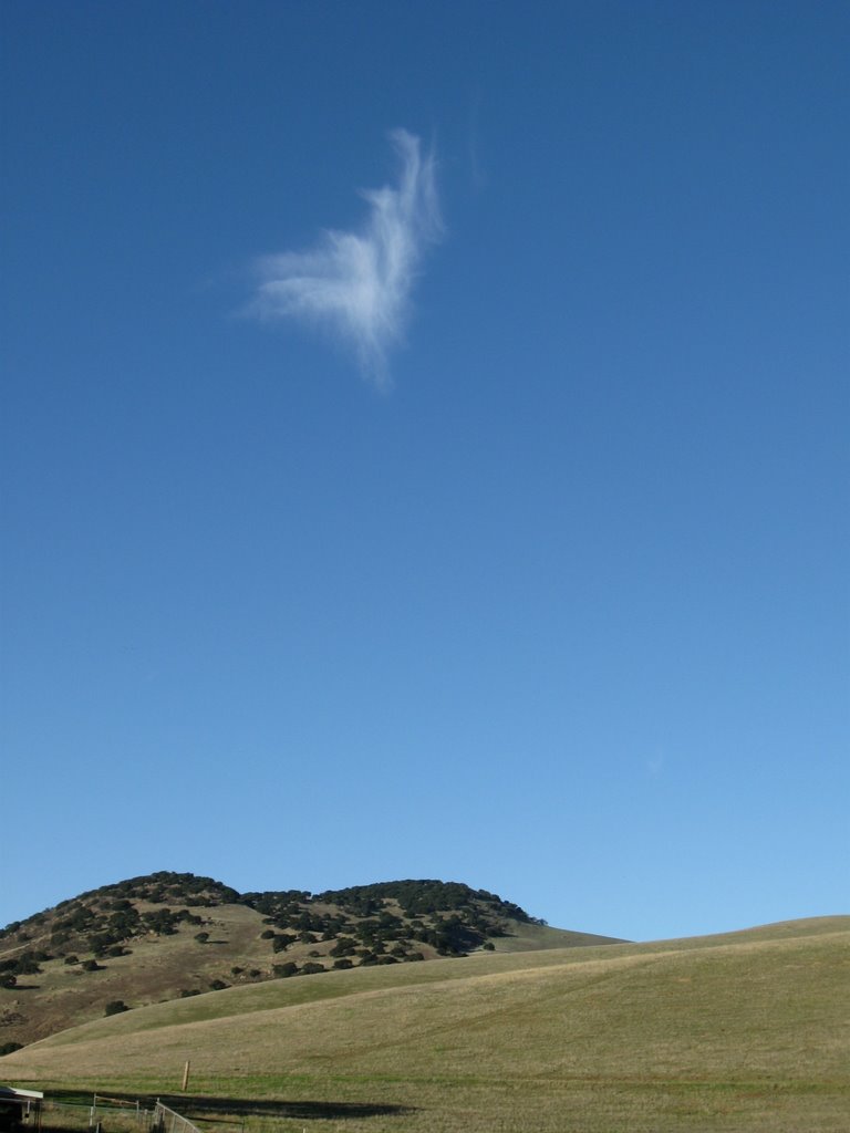 Lone cloud over Brushy Peak by fleroudier