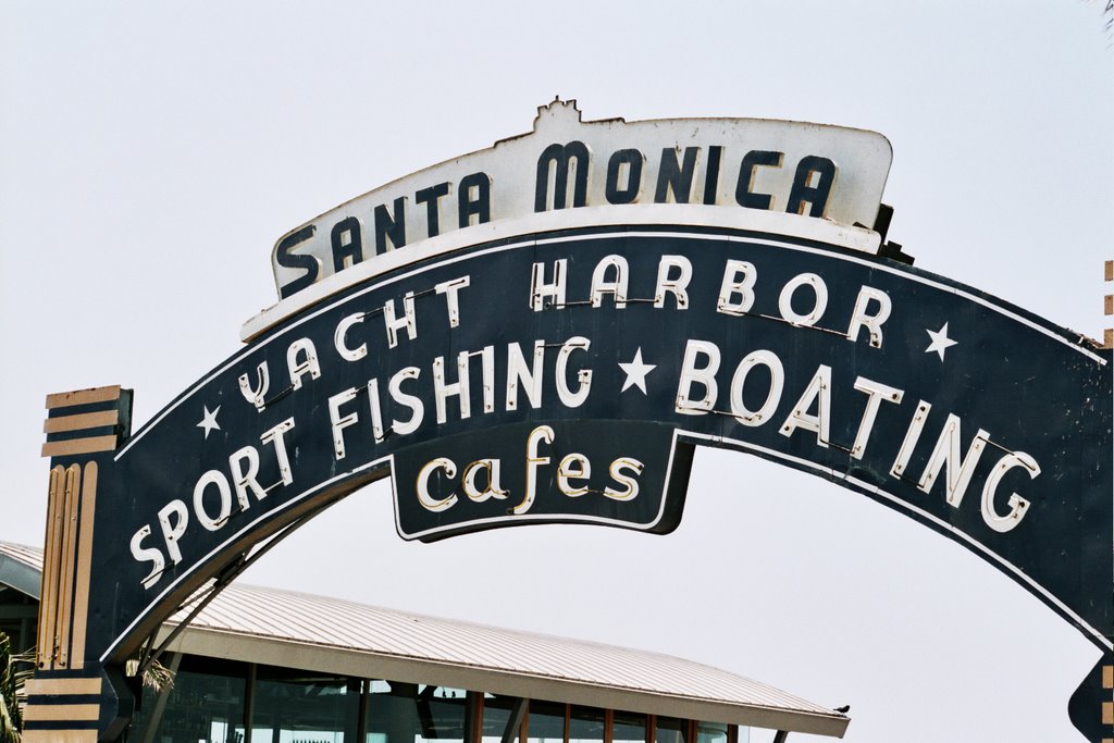 Santa Monica Pier by erodzen