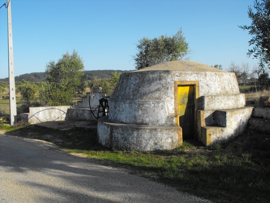 Fonte e poço coberto em Relvas (Rego da Murta) by Municipio de Alvaiazere