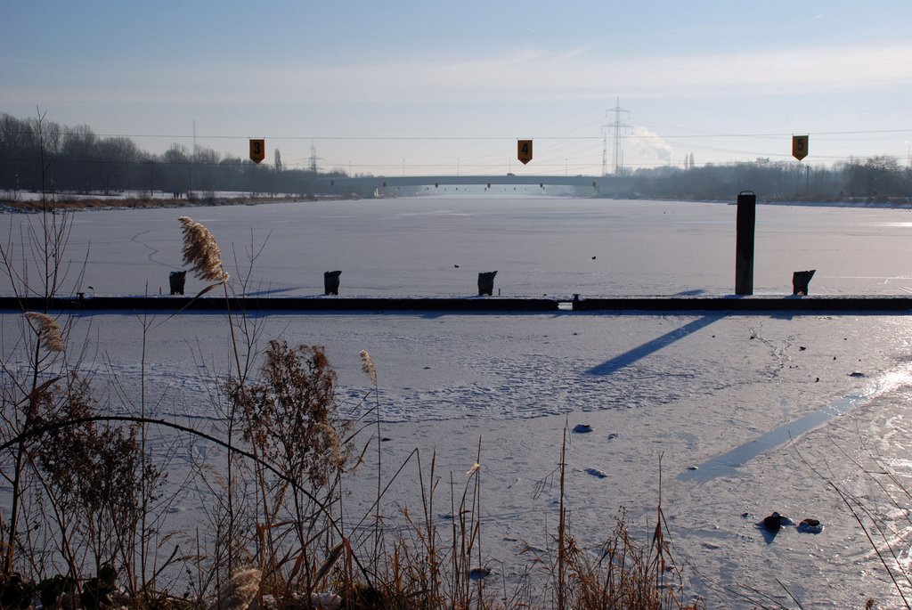 Regattabahn Köln-Fühlingen im Winter by GRCologne