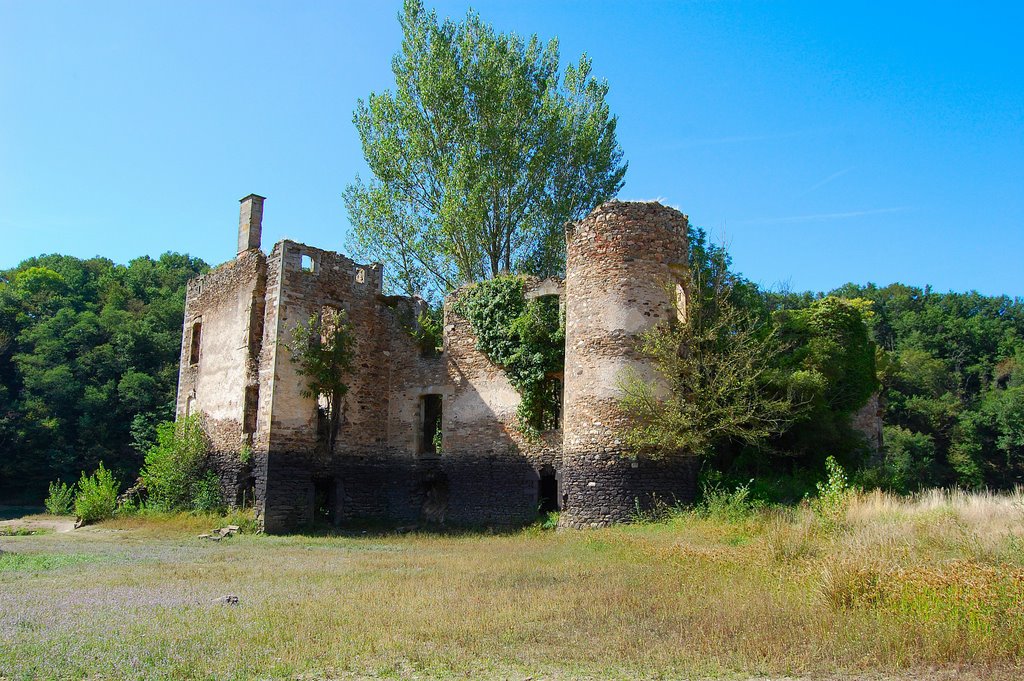 Château de Grandval by Les Argonautes