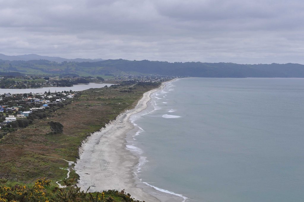 Waihe Beach Over view by steve111