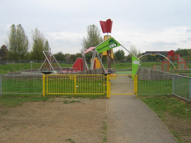 The Reading Adventure Playground, with a brand new play equipment by Robert'sGoogleEarthPictures