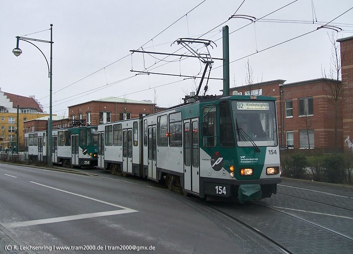 Zug aus 154 und 254 in der Ricarda-Huch-Straße by potstram