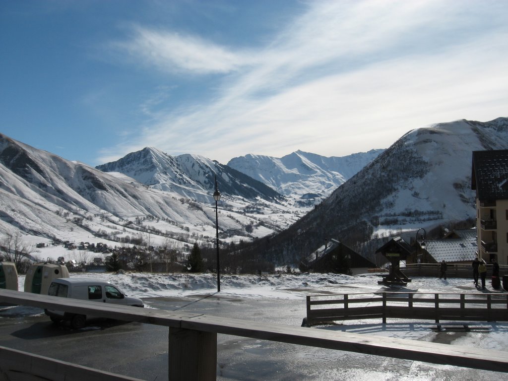 Valley Saint-Sorlin-d'Arves March 2007 by Jeroewn