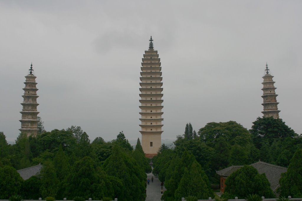 Dali, the Three Pagodas, see also www.bennenk.com by Marius Bennenk