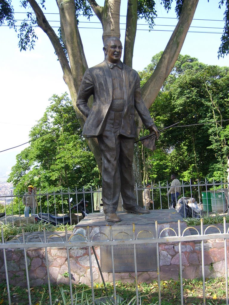 Monumento a Montecristo, Cerro Nutibara, Pueblito Paisa by stabaresj