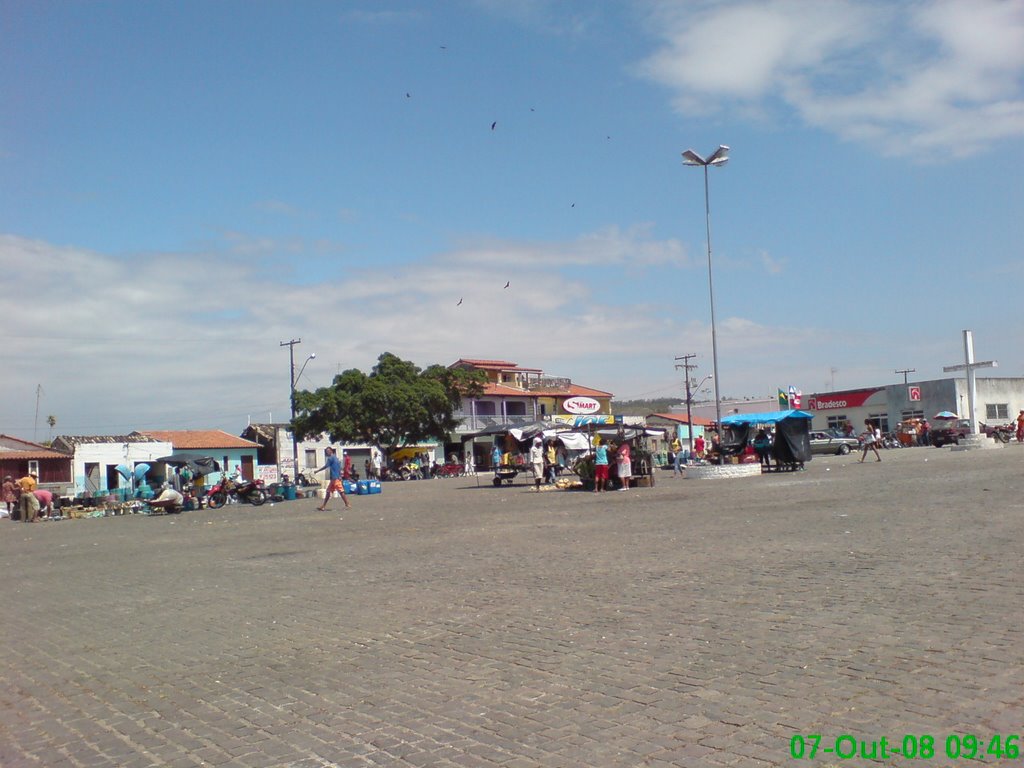 Praça da Feira Livre - Distrito do Bravo - Serra Preta - Ba. by Andre L. S. Lacerda