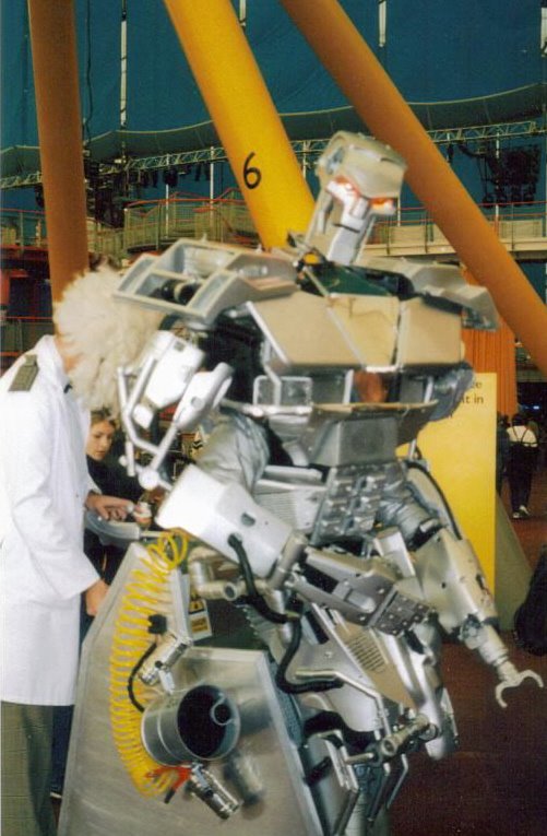 Inside the Dome, Oct 2000 - The Robot by wiggyretired