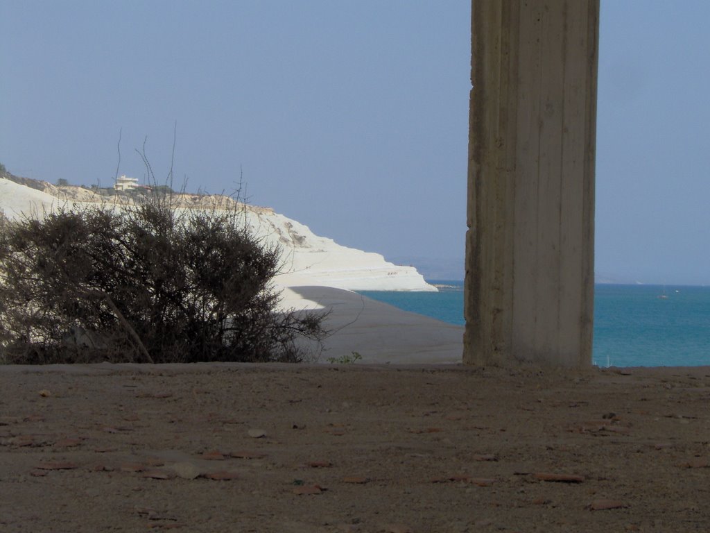 The shithouse- scala dei turchi by teokratika