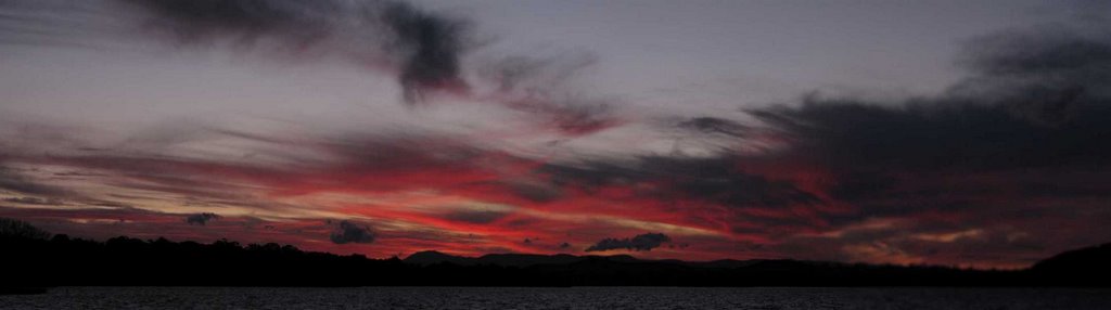 Lake Burley Griffin sunset by Hendrik Maat