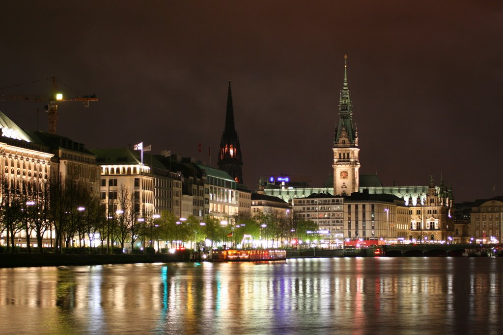 Hamburg - Binnenalster bei Nacht by sascha