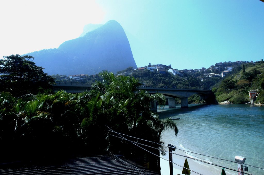 Ponte da Joatinga by Eduardo Renatino