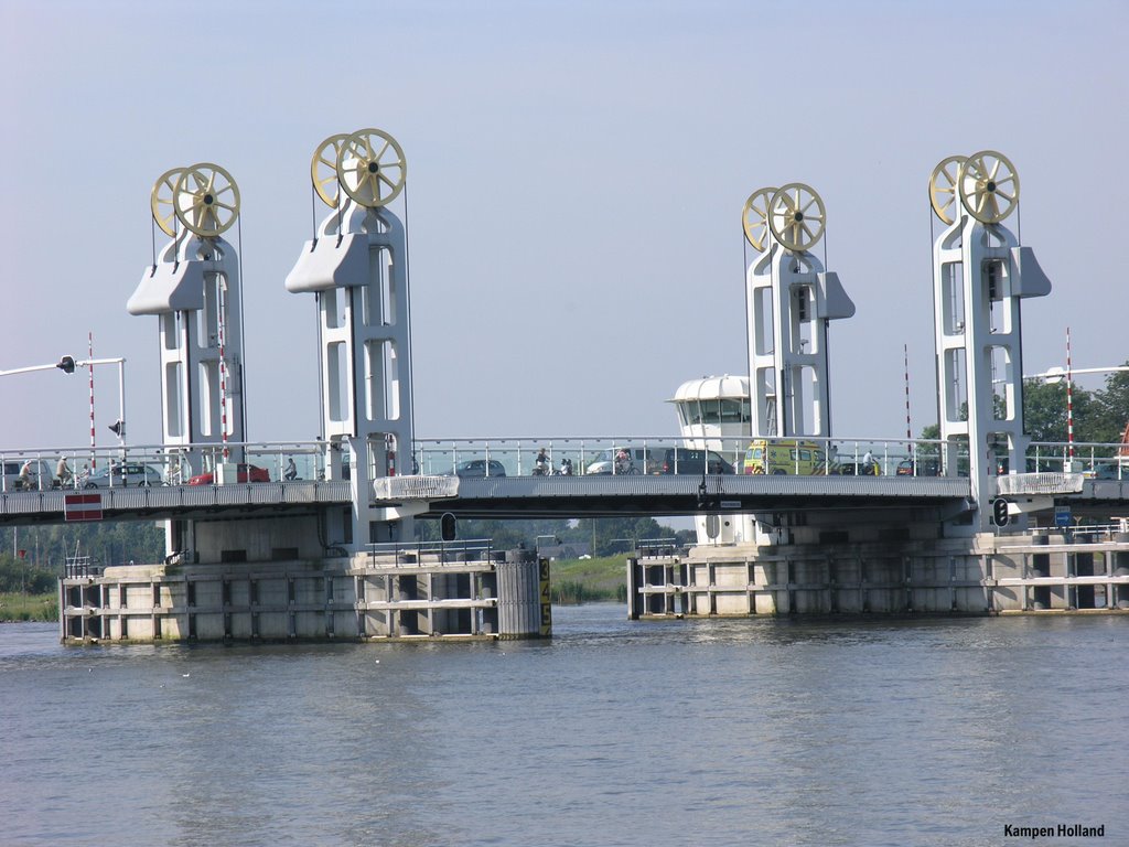 Die neue Brücke by Reinhard Kerkeling