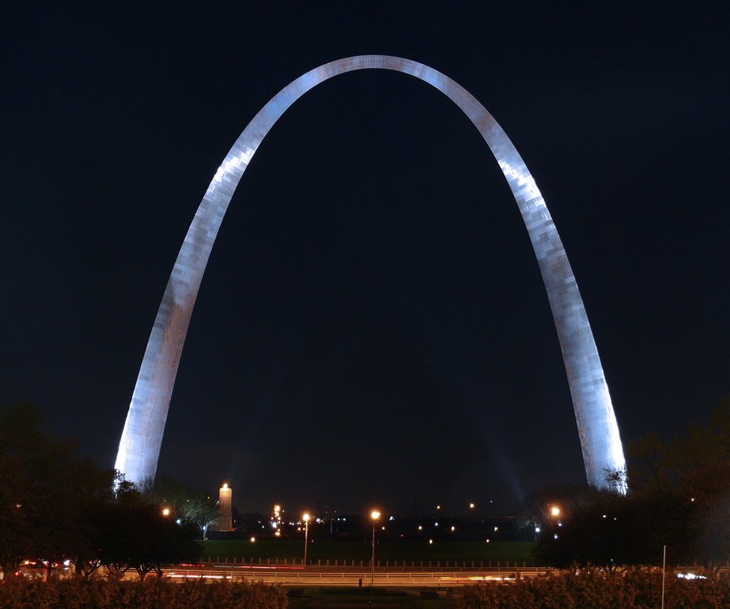 Gateway Arch Nightime Looking East by dhulsmeyer