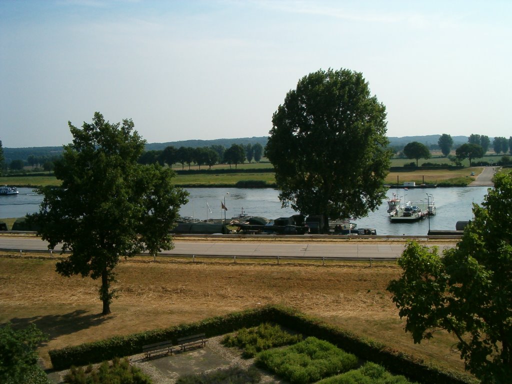 Cuijk, Pont over de Maas by tsmhermens