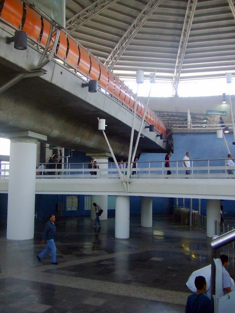 Subway station: San Lazaro by Jesus Wong