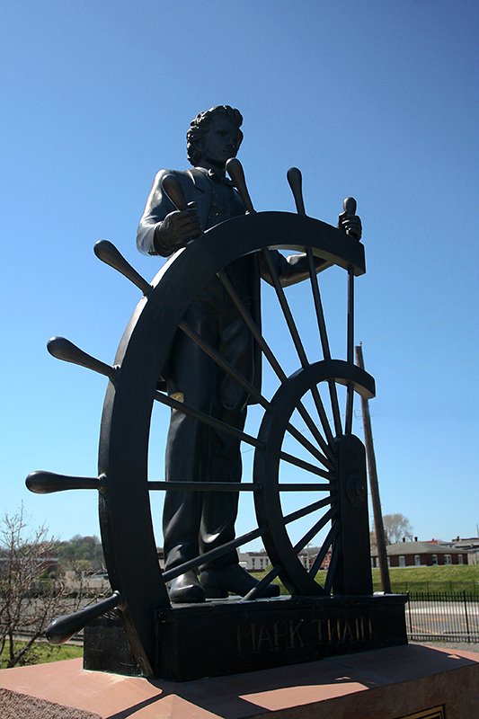 Mark Twain Statue, Hannibal, Missouri by Wei O'Connell (tianphoto)