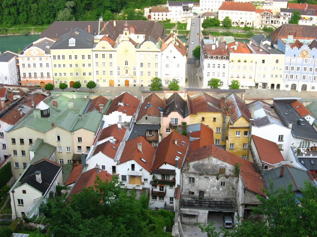 Burghausen Altstadt by Oliver Kramer