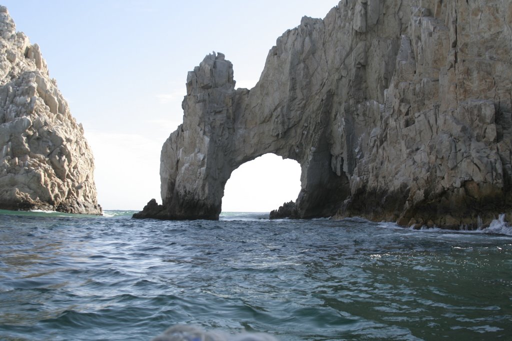 El arco de los cabos by Hugo Torres